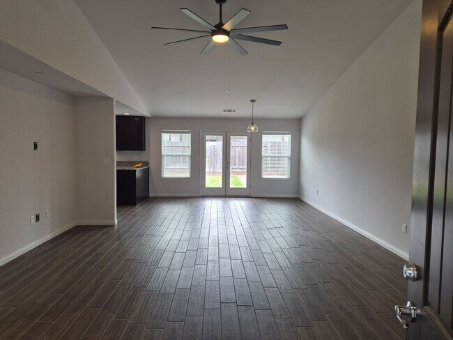 Foto del edificio - House for Rent