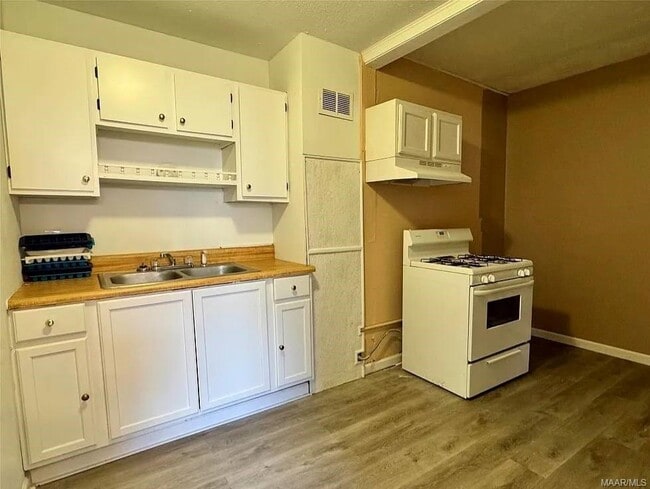 Building Photo - 4148 Edgar D Nixon Ave