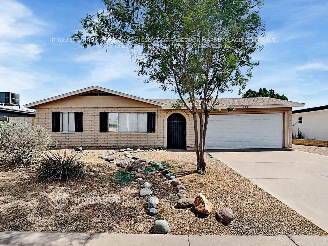 Foto principal - 2911 W Laurel Ln