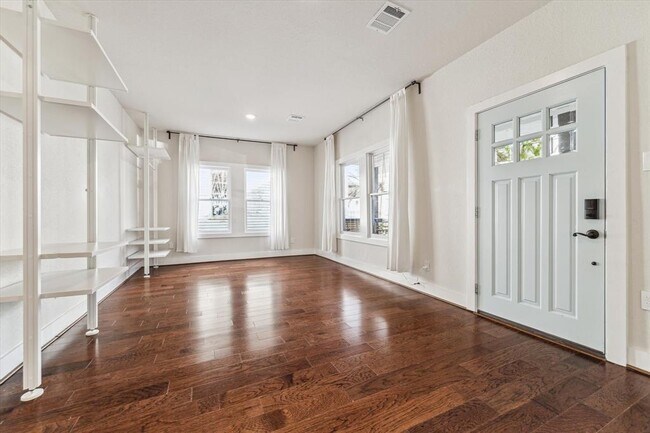 Foto del edificio - 903 Taylor St
