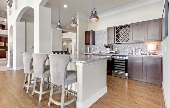 Building Photo - 15455 Canterbury Forest Dr