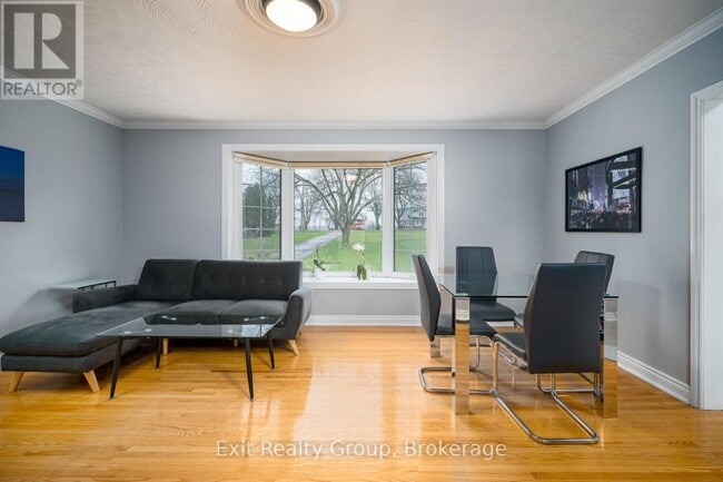 Building Photo - 217 Massassauga Rd