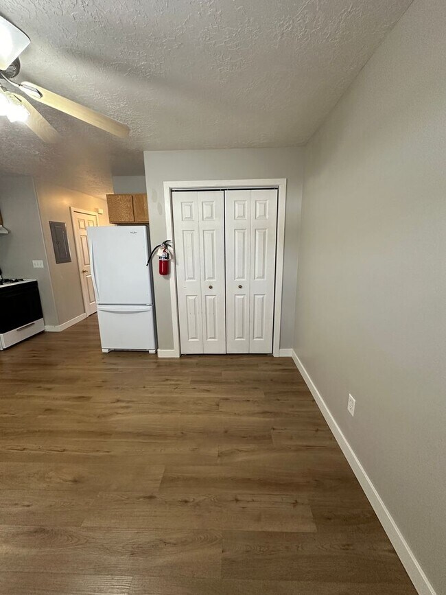 Foto del edificio - Cute 2 bed 1.5 bath townhome in the Meadows - Month-to-Month Lease!