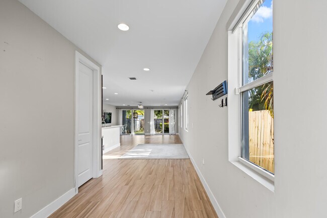 Foto del edificio - 619 SW 17th St
