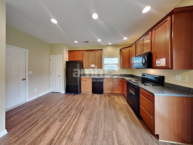 Building Photo - 2919 Watercrest Dr NW