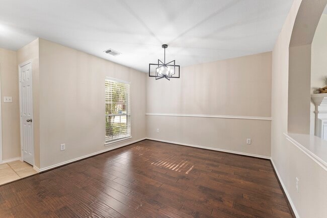 Foto del edificio - 2419 Colonial Springs Ln