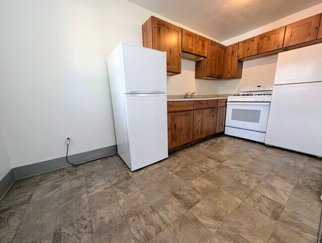 Building Photo - 333