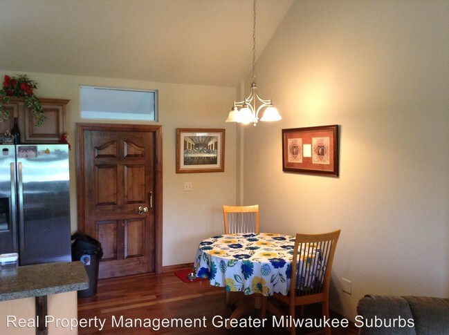 Building Photo - 21521 W Valley Dr