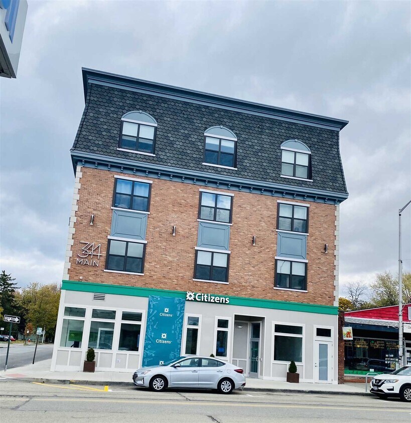 Primary Photo - 344 Main St