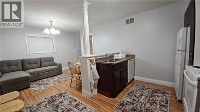 Building Photo - 10 Doll Ct