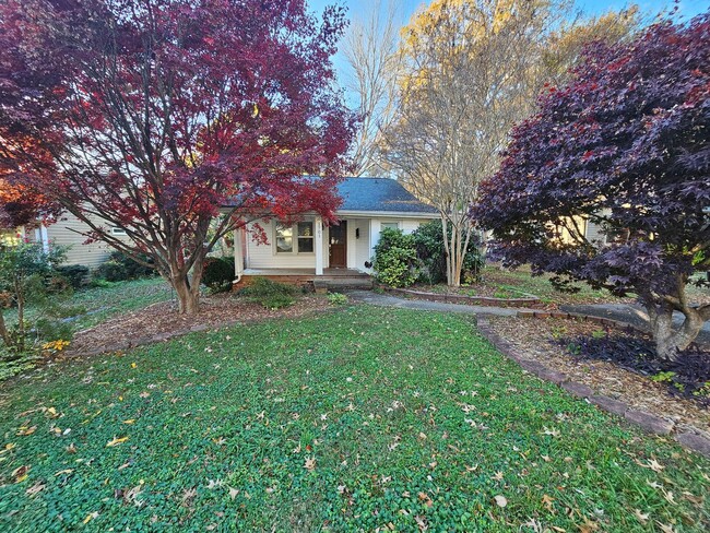 Building Photo - Uptown Charlotte Home in quiet neighborhood