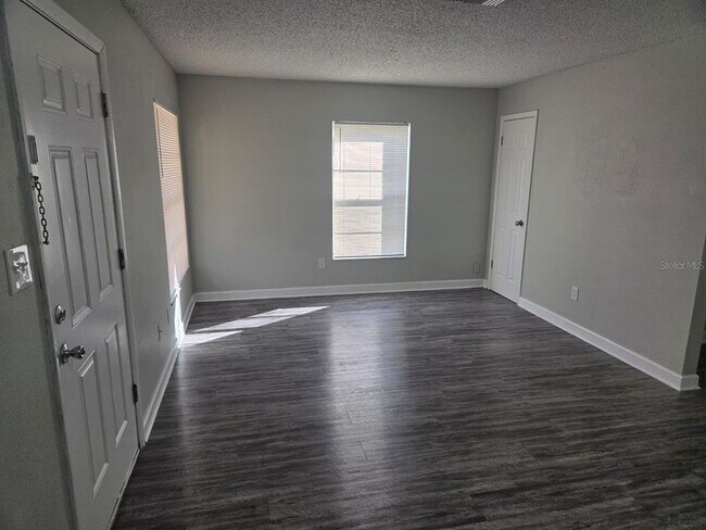 Foto del edificio - 2322 W St John St