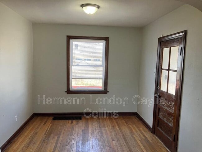 Foto del edificio - 6207 Tyndall Dr