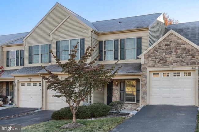 Foto del edificio - 712 Creekside Dr