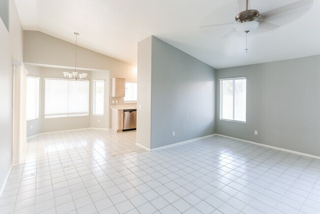 Foto del edificio - 6723 E Minton St