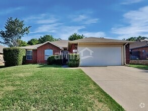 Building Photo - 3207 Athens Dr
