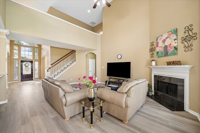 Building Photo - 2614 Cezanne Cir