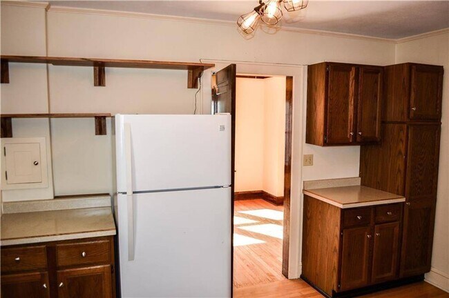 Building Photo - $2,250| 3bd 1.5Ba| 1729 Coolidge Court| Av...