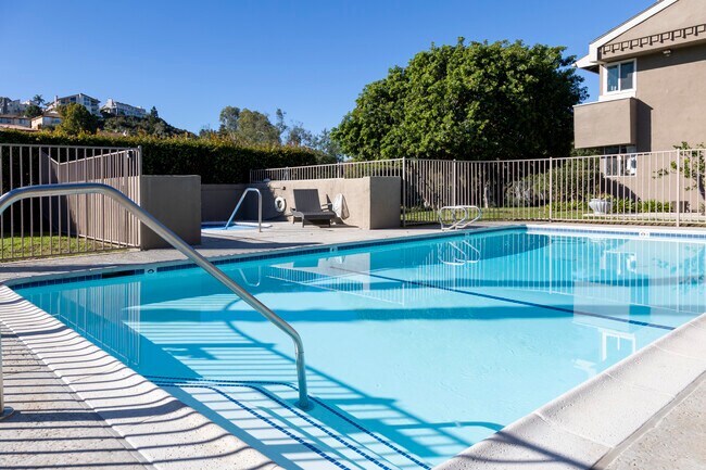 Foto del edificio - 2517 Navarra Dr