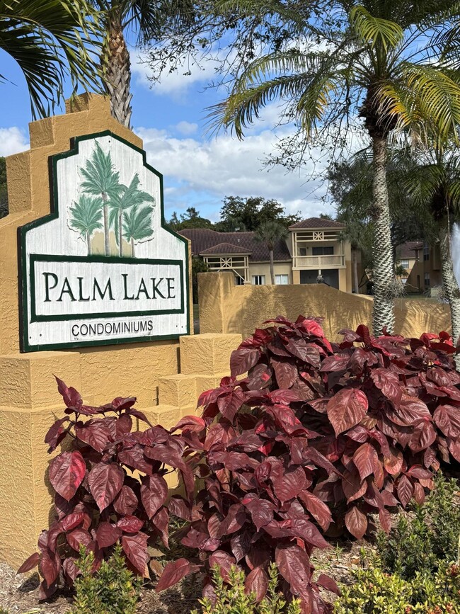 Foto del edificio - 4831 Via Palm Lakes