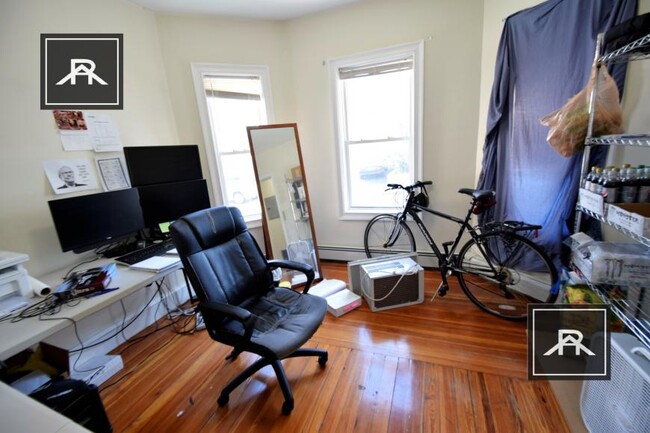 Foto del edificio - 3 bedroom in Medford MA 02155