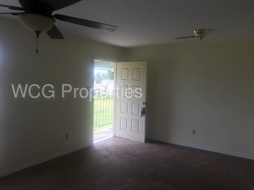Foto del edificio - 5705 E Texas St