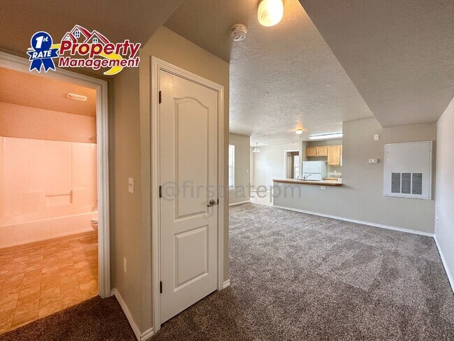 Building Photo - 11884 Cloverbrook Ln