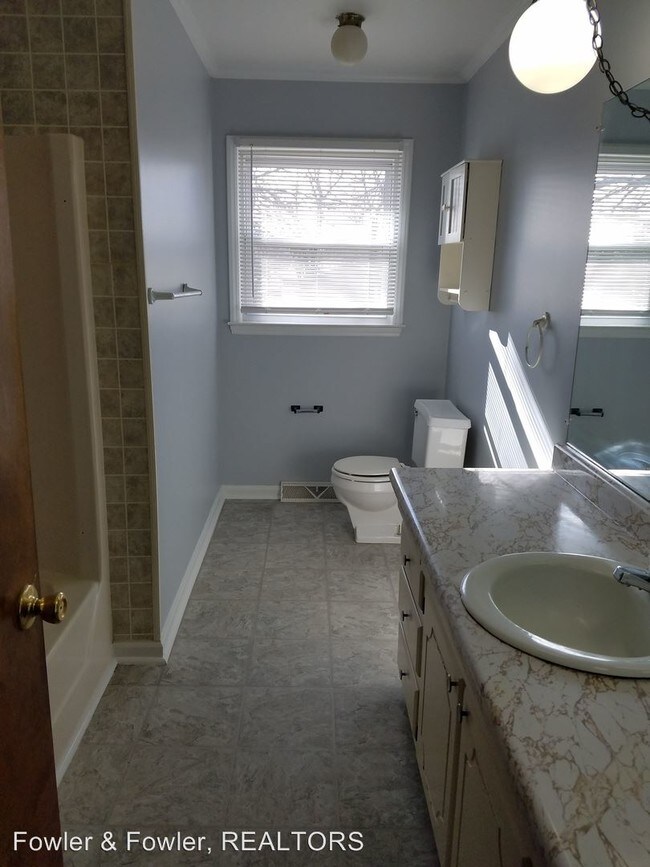 Building Photo - 3 br, 1.5 bath House - 4402 Archdale Rd