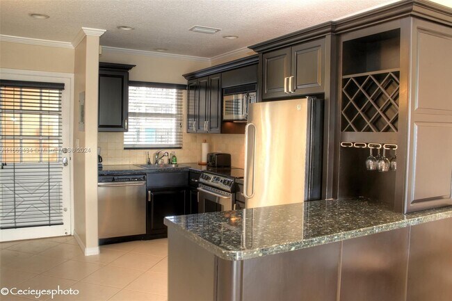 Building Photo - 40 Isle of Venice Dr