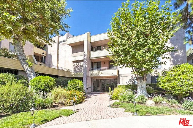 Foto del edificio - 16866 Kingsbury St