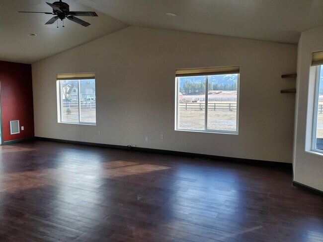 Building Photo - 23 Well View Ln