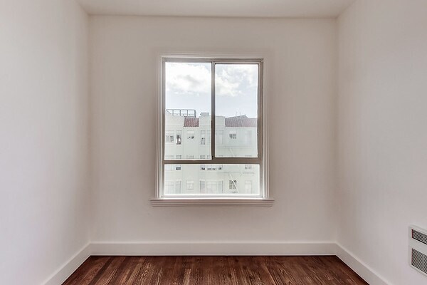 Foto del edificio - 1690 North Point St
