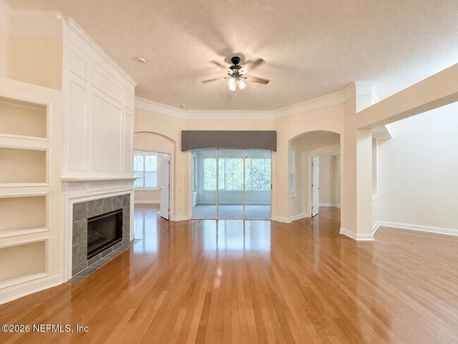 Foto del edificio - 10469 Creston Glen Cir E