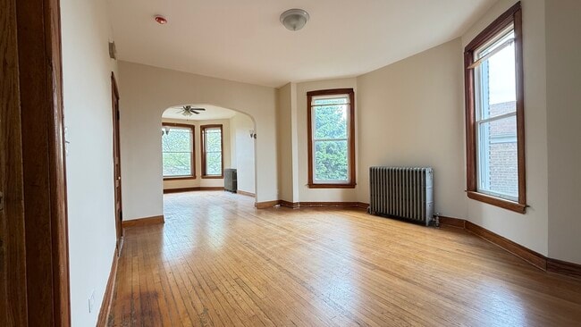 Building Photo - 2022 N Lawler Ave