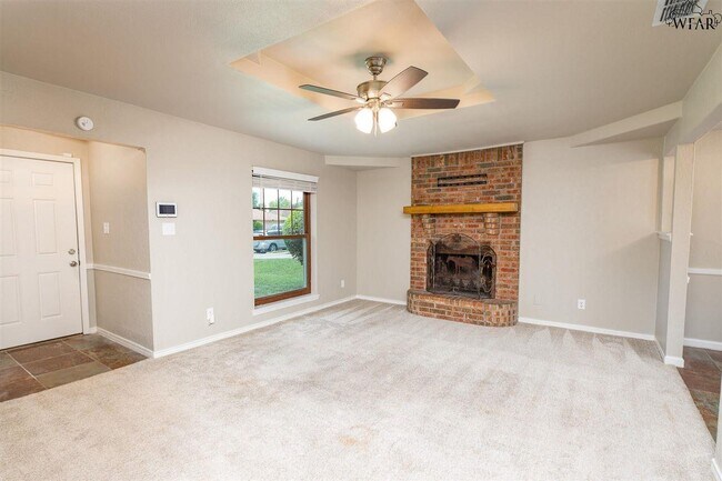 Building Photo - 6000 Laci Ln