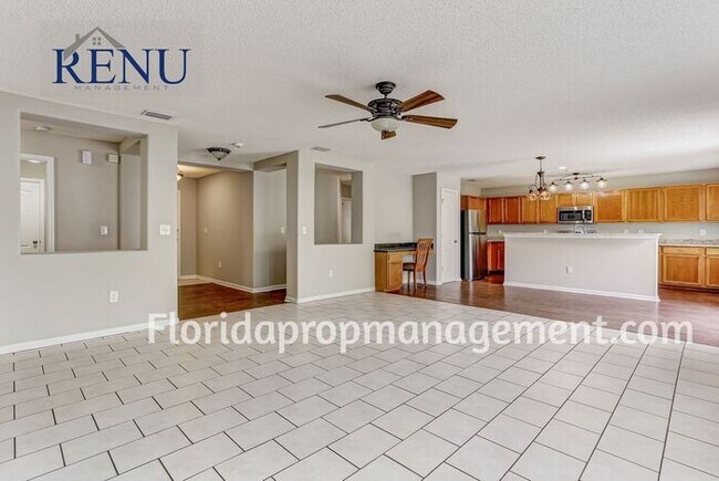 Foto del edificio - Now Available!