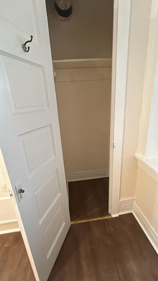 Foto del edificio - 16 N Church St