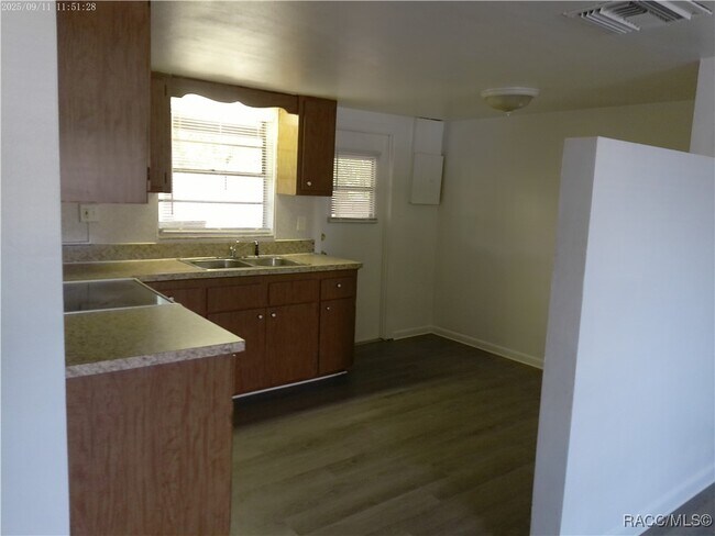 Foto del edificio - 1166 NE 1st St