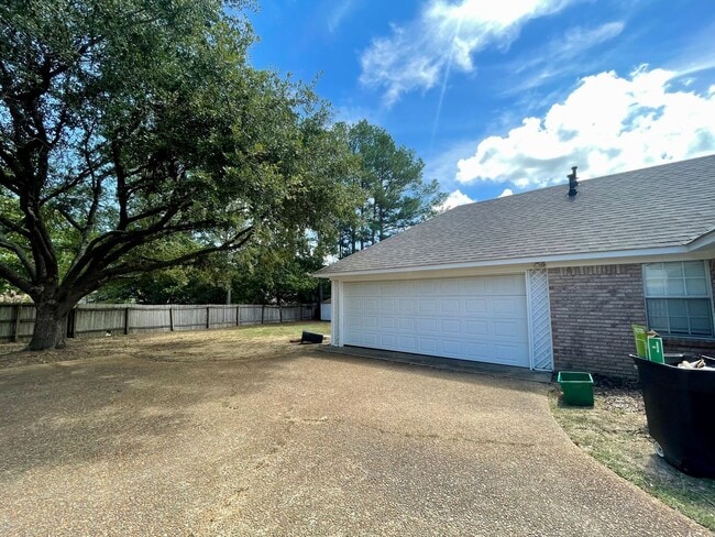 Foto del edificio - *MOVE IN SPECIAL* 3/2 Available for Rent in Madison! Cobblestone Subdivision