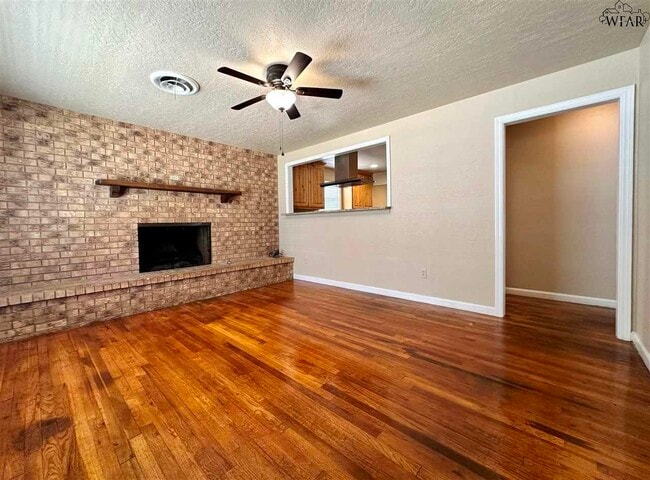 Building Photo - 515 W Inwood Dr