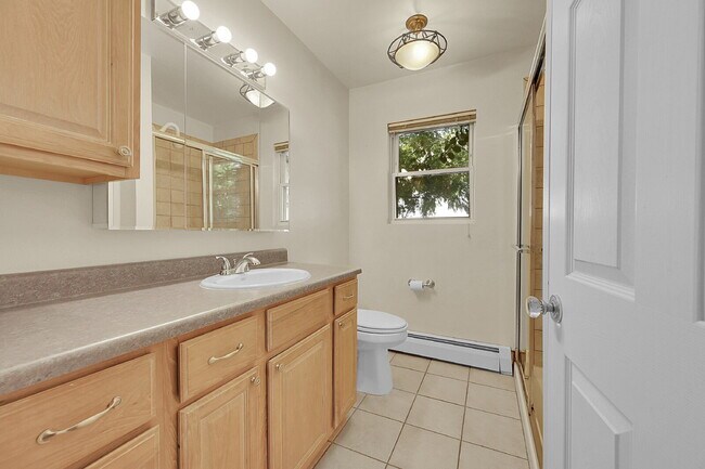 Foto del edificio - $3,195, 3-bed, 3-bath located in Denver wi...