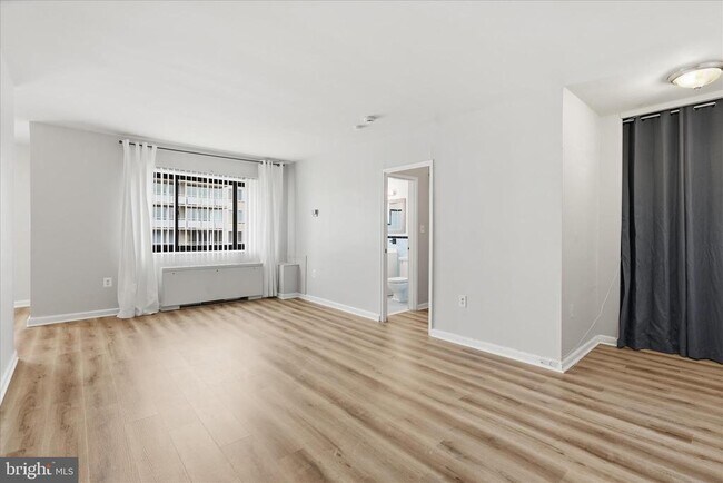 Foto del edificio - 1200 S Arlington Ridge Rd