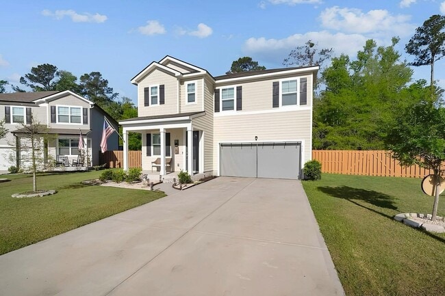 Building Photo - Highly Desirable 4 Bedroom Home with Serene Cul-de-Sac Living in Watergrass Community