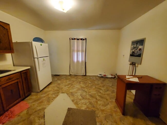 Building Photo - 1524 E Whitmer St