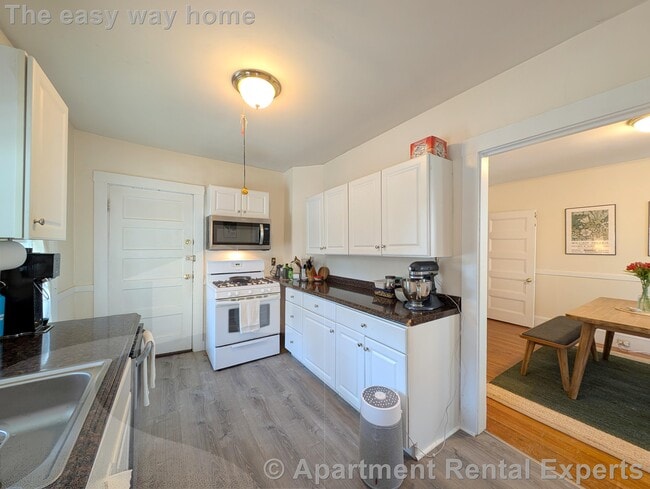 Photo - 18 Sanborn Ave Apartment