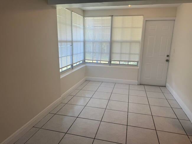 Foto del edificio - 5698 Gramercy Dr