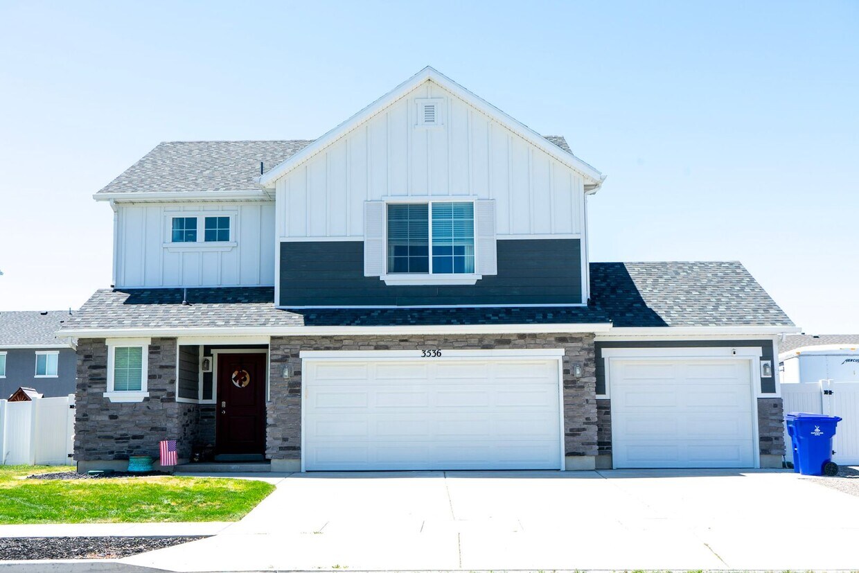 Primary Photo - Updated Home in Syracuse!