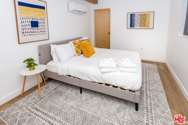 Foto del edificio - 809 N Cherokee Ave