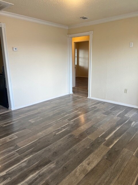 Building Photo - 3406 Sycamore Ave