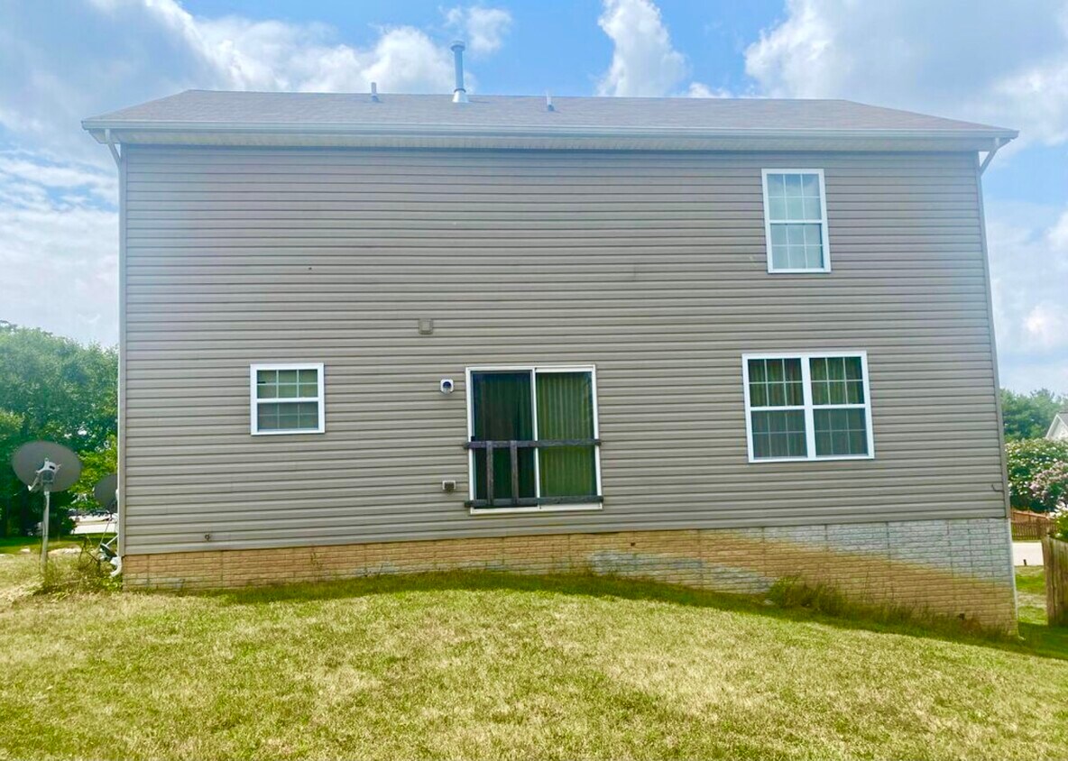 Foto del edificio - 13509 Essex Dr